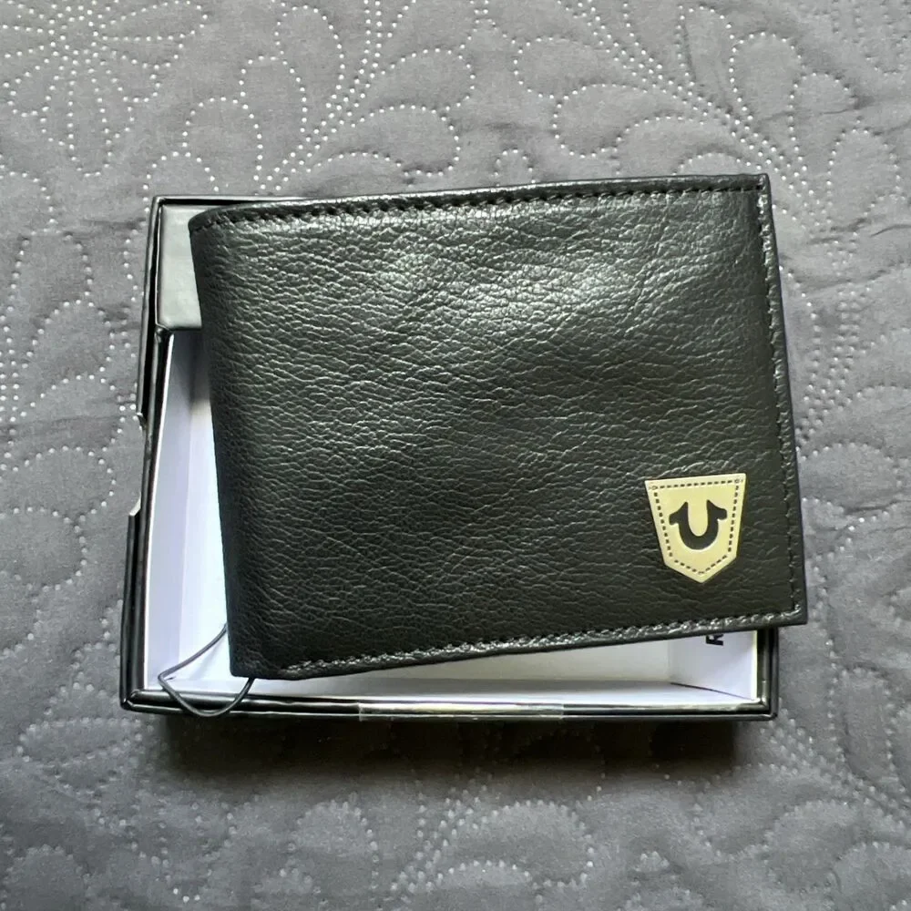 True Religion Genuine Leather Black Bifold Logo Wallet Card Holder RFID NWT Gift